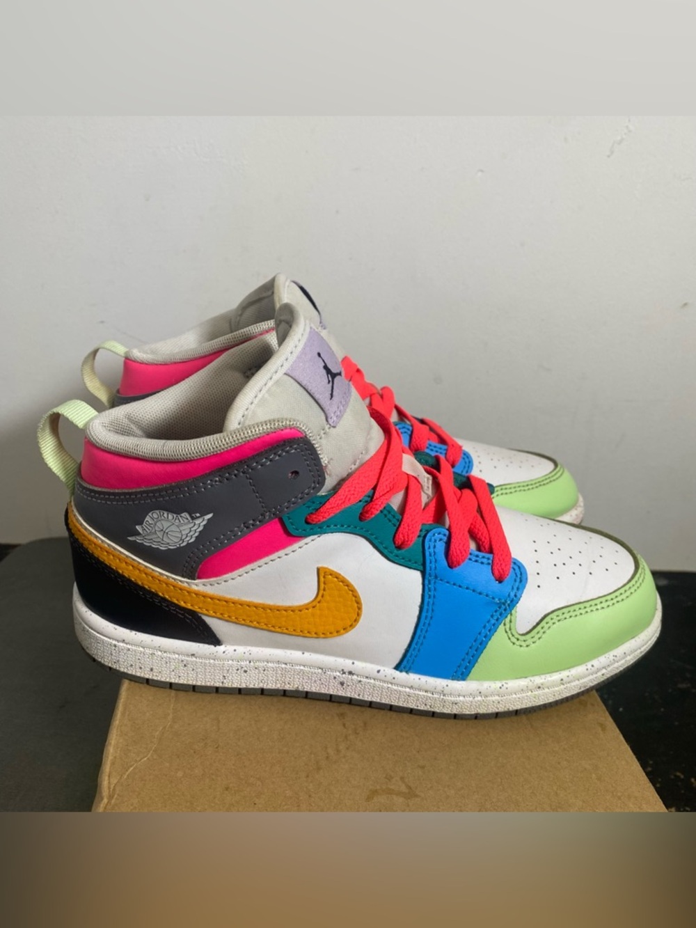 Size 3Y- Air Jordan 1 Mid Se Multi Color - Picture 3 of 5